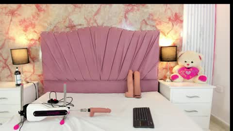 wonderkloe_ online show from 9, 4, 2026