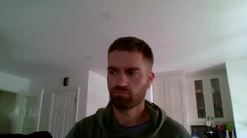 Snapshot of woodeee77 chatting on 8, 10, 2025 woodeee77 online show from 8, 10, 2025