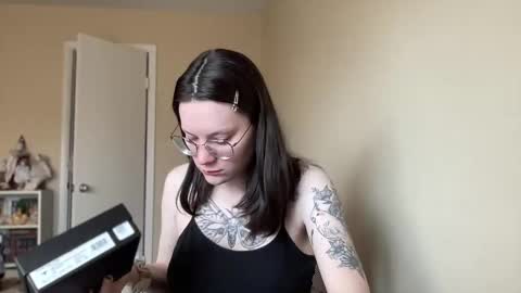 Snapshot of worship_lucina chatting on 16, 12, 2024 Lucina online show from 16, 12, 2024