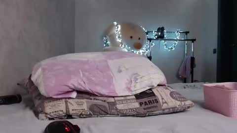 Snapshot of wow_blonde chatting on 12, 7, 2026 Lily online show from 12, 7, 2026