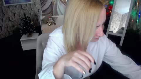 Snapshot of wow_co chatting on 11, 12, 2024 wow_co online show from 11, 12, 2024