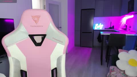 Emi online show from 24, 11, 2025