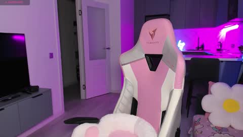 Emi online show from 15, 12, 2025