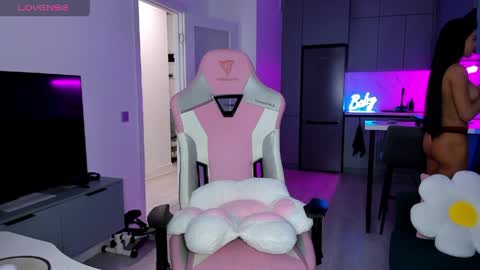 Snapshot of wowlovie666 chatting on 31, 3, 2026 Emi online show from 31, 3, 2026