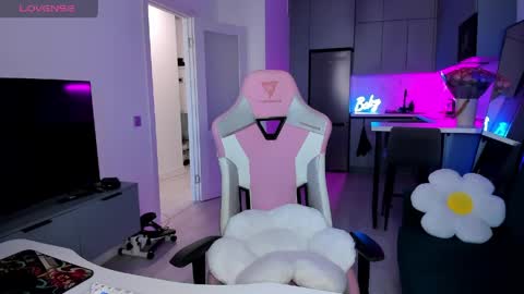 Snapshot of wowlovie666 chatting on 9, 4, 2026 Emi online show from 9, 4, 2026