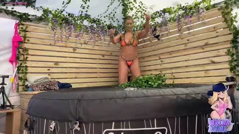 Wrenn Divine online show from 2, 3, 2026