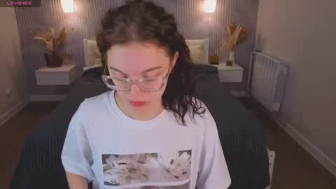 Snapshot of wullwet_rav chatting on 5, 7, 2026 wullwet rav online show from 5, 7, 2026