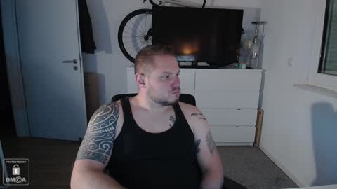 Snapshot of x19marco93x chatting on 5, 12, 2024 x19marco93x online show from 5, 12, 2024