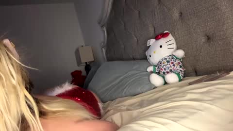 Snapshot of x_dreamgirl_x chatting on 27, 12, 2024 Mariah online show from 27, 12, 2024