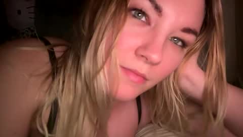 Snapshot of x_dreamgirl_x chatting on 1, 2, 2025 Mariah online show from 1, 2, 2025