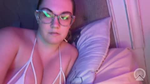 Snapshot of x_dreamgirl_x chatting on 27, 9, 2025 Mariah online show from 27, 9, 2025