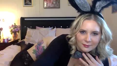 Snapshot of xallycat chatting on 30, 10, 2025 Ally online show from 30, 10, 2025