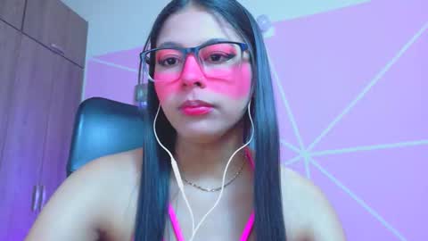 Snapshot of xallysonx_ chatting on 22, 4, 2026 XALLYSONX online show from 22, 4, 2026