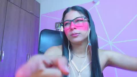 Snapshot of xallysonx_ chatting on 25, 4, 2026 XALLYSONX online show from 25, 4, 2026