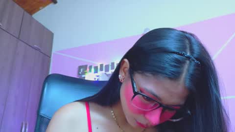 Snapshot of xallysonx_ chatting on 7, 5, 2026 XALLYSONX online show from 7, 5, 2026