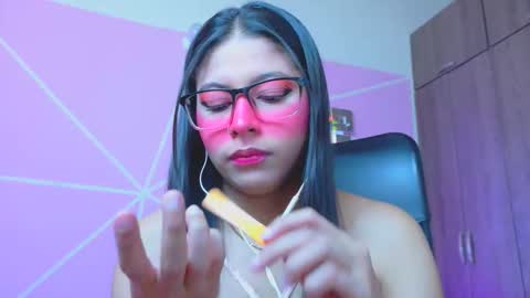 Snapshot of xallysonx_ chatting on 27, 5, 2026 XALLYSONX online show from 27, 5, 2026
