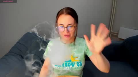 Snapshot of xapka_lapka chatting on 6, 6, 2026 Alice online show from 6, 6, 2026