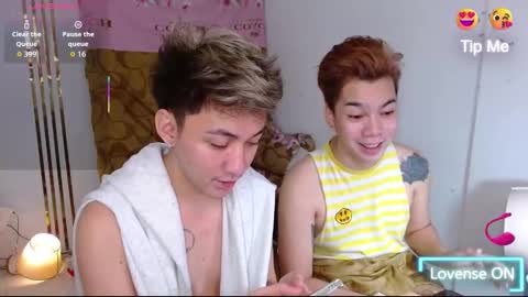 Snapshot of xasianprince4youx chatting on 30, 10, 2025 khris online show from 30, 10, 2025