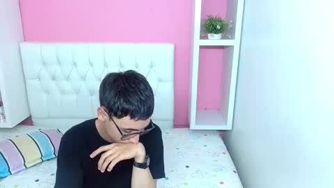 Snapshot of xcoupleplayxx chatting on 14, 5, 2026 xcoupleplayxx online show from 14, 5, 2026