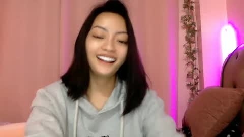 Sachi Cy online show from 9, 2, 2025