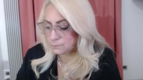 Elena online show from 20, 2, 2026