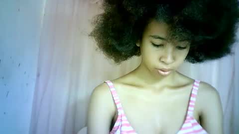 Snapshot of xenna610827 chatting on 5, 3, 2025 xenna610827 online show from 5, 3, 2025