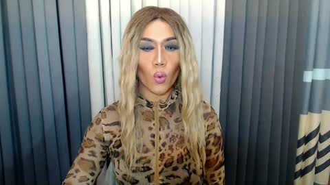 Snapshot of xhugejerkingtransx chatting on 15, 2, 2025 GWEN THOMPSON ....... online show from 15, 2, 2025