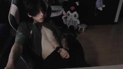 Snapshot of xice_boy chatting on 17, 12, 2025 xIce Boy online show from 17, 12, 2025