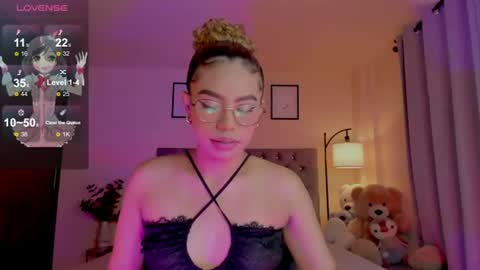 Snapshot of ximena_sotto1 chatting on 15, 6, 2026 camila online show from 15, 6, 2026