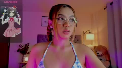 Snapshot of ximena_sotto1 chatting on 10, 7, 2026 camila online show from 10, 7, 2026