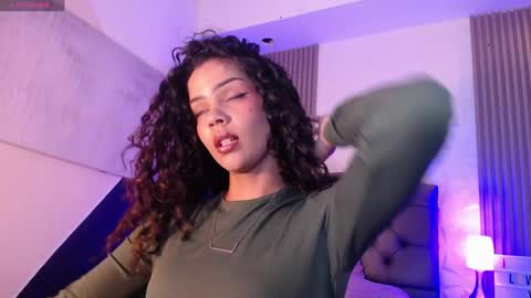 Snapshot of ximenaa_diaz chatting on 27, 1, 2025 Mia Vega online show from 27, 1, 2025