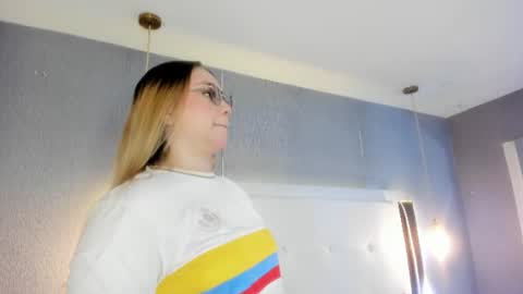 Snapshot of ximenanoah chatting on 7, 7, 2026 ximena online show from 7, 7, 2026