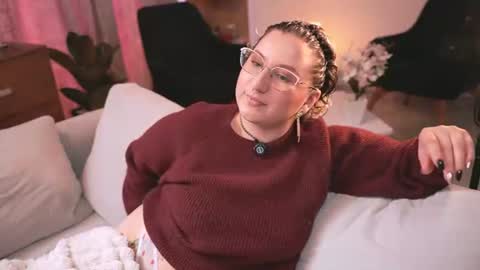 Snapshot of ximenna_cruz_ chatting on 7, 7, 2026 Xime Independent Artist online show from 7, 7, 2026