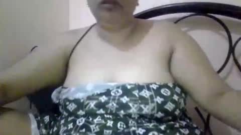xjuicytits online show from 18, 5, 2026