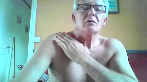 Snapshot of xmaeg3 chatting on 6, 11, 2025 xmaeg3 online show from 6, 11, 2025