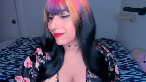 Rae  online show from 5, 3, 2025