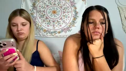 Snapshot of xoxoleannarose chatting on 3, 8, 2026 Leanna online show from 3, 8, 2026