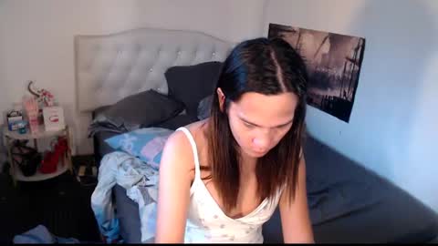 Snapshot of xqueenyasiandomcumx chatting on 21, 6, 2026 address me as QUEEN NINA A Little Bit of ANGELIC FACE with a Wild Demonic Side online show from 21, 6, 2026
