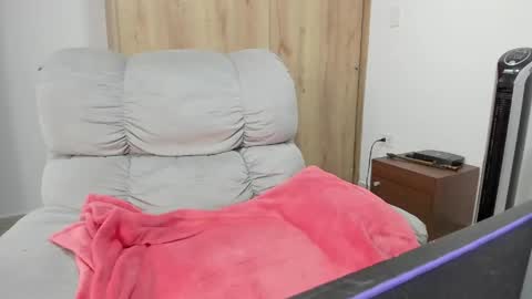 Hellen Sofia instagram hellen5546 online show from 28, 3, 2026