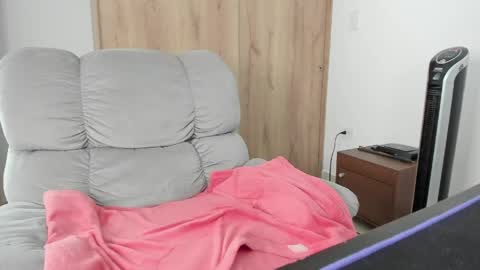 Snapshot of xspecialroomx chatting on 18, 4, 2026 Hellen Sofia instagram hellen5546 online show from 18, 4, 2026