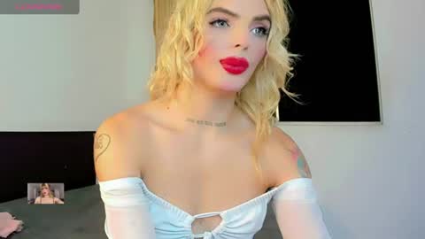 Snapshot of xthesexyboyx chatting on 16, 6, 2026 Femboy Exotic online show from 16, 6, 2026