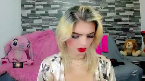 Snapshot of xthesexyboyx chatting on 18, 7, 2026 Femboy Exotic online show from 18, 7, 2026