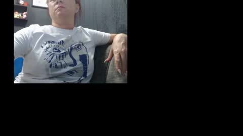 Snapshot of xtheya_me chatting on 4, 6, 2026 Eva evee milf online show from 4, 6, 2026