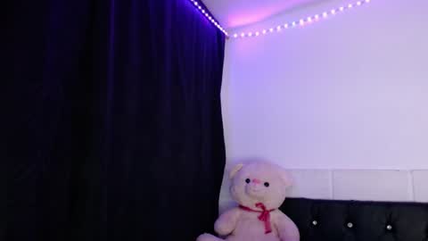 Snapshot of xx_johnson_xx chatting on 5, 7, 2026 VALE online show from 5, 7, 2026
