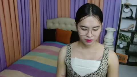 CHLOES ROOM online show from 15, 12, 2025