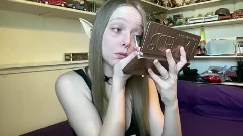 Snapshot of xxloveanastasia chatting on 8, 9, 2025 LoveAnastasia online show from 8, 9, 2025