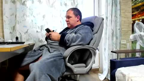 Snapshot of xxrojxx chatting on 11, 1, 2025 roki-- -- online show from 11, 1, 2025