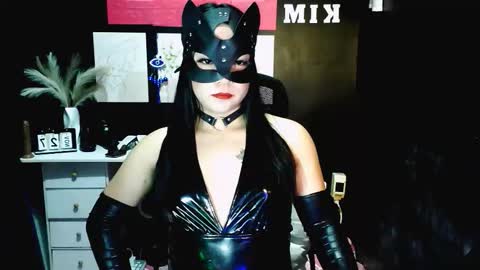 xxslutty kim online show from 27, 11, 2025