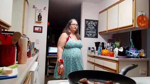 Strawberry Jane online show from 6, 11, 2025