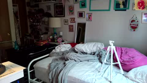 Strawberry Jane online show from 14, 7, 2026